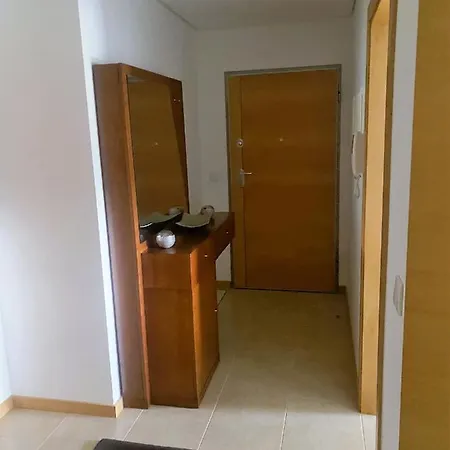 Апартаменты 3 Bedroom Flat Aguiar Вила-Пока-ди-Агиар