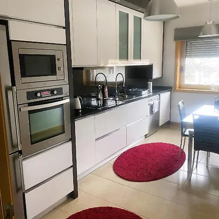 Διαμέρισμα 3 Bedroom Flat Aguiar *