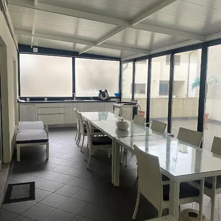 Апартаменты 3 Bedroom Flat Aguiar *