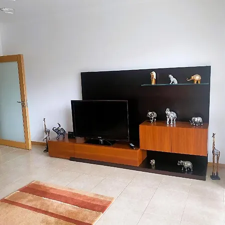 Апартаменты 3 Bedroom Flat Aguiar Вила-Пока-ди-Агиар